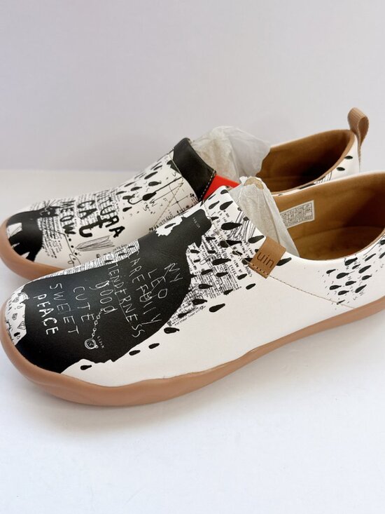 Men’s Size 11 UIN Man and Cat Art Travel Shoes Black White Slip On Loafer main image 4